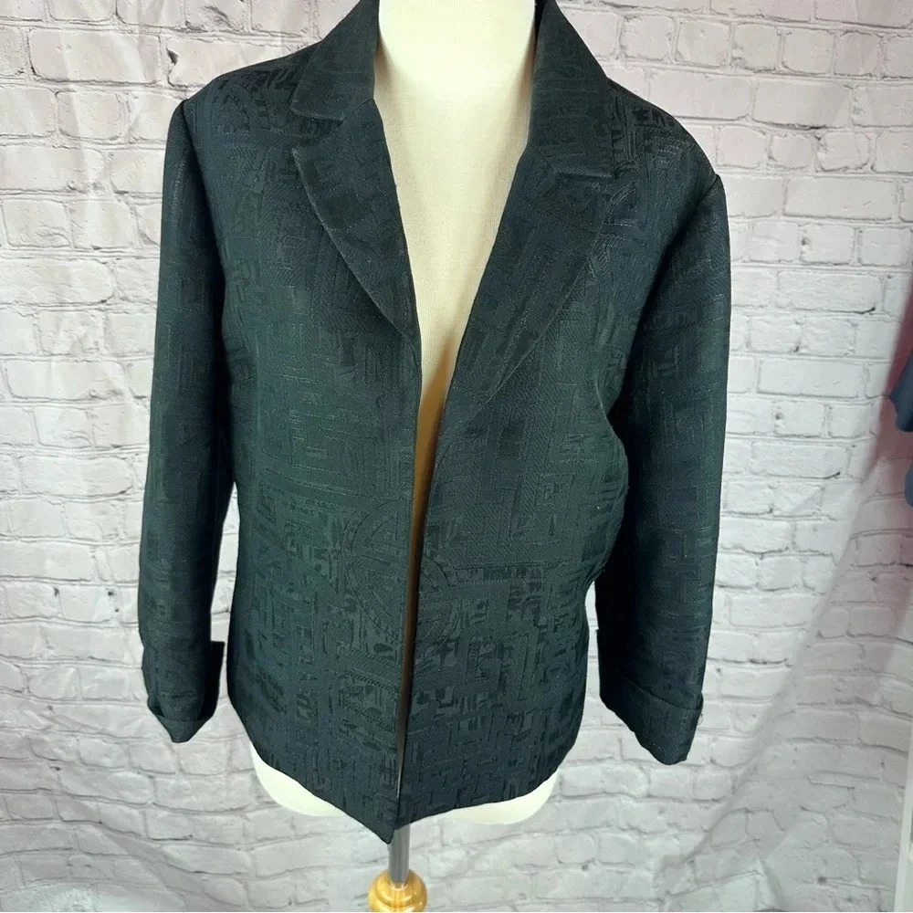 Women's Chico's Black design blazer size 2 (Large)